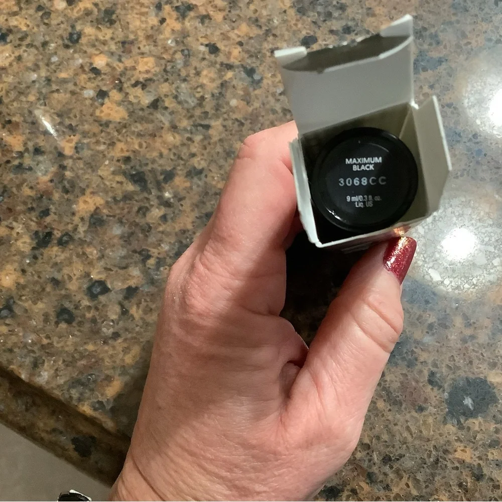 BareMinerals Maximist volumizing mascara. NWT.